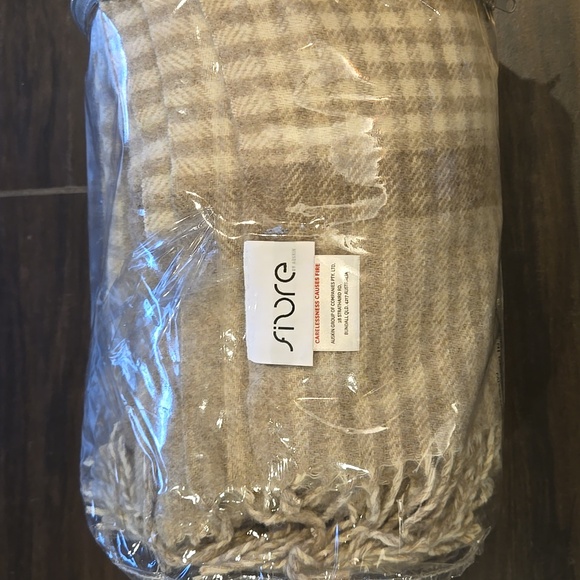 Fibre By Auskin Merino Wool Fringe 59 X 78 Throw Blanket - Picture 11 of 11